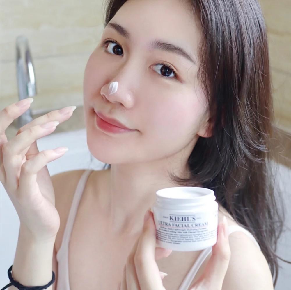 为什么懂行的人喜欢买红色的,日系有哪些好用的护肤品