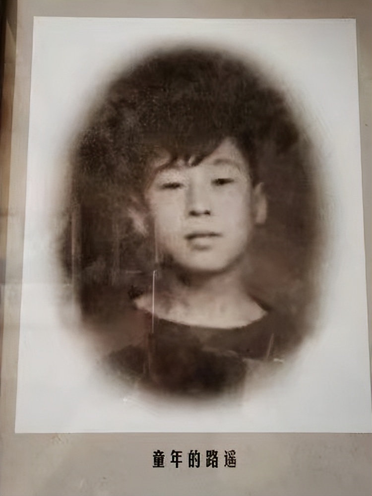 路遥生命中的三个女人,1992年的8月路遥回到了黄土高原