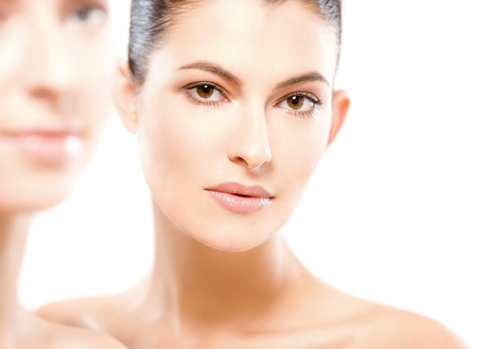 什么是白斑和黑斑,皮肤突然出现白斑是什么病的前兆