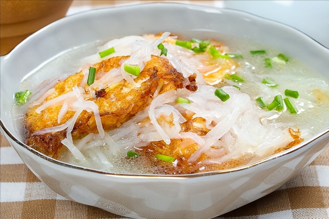 秋天气燥推荐三款营养粥,老年人秋天喝什么汤