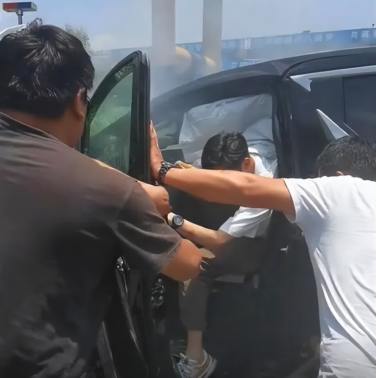 简妍嘚啵嘚|“键盘侠”不要寒了英雄的心