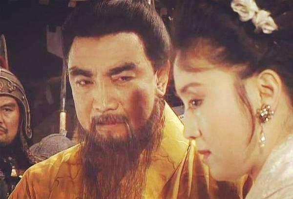 曹操被张绣打,三国曹操因为什么跟张绣反目成仇