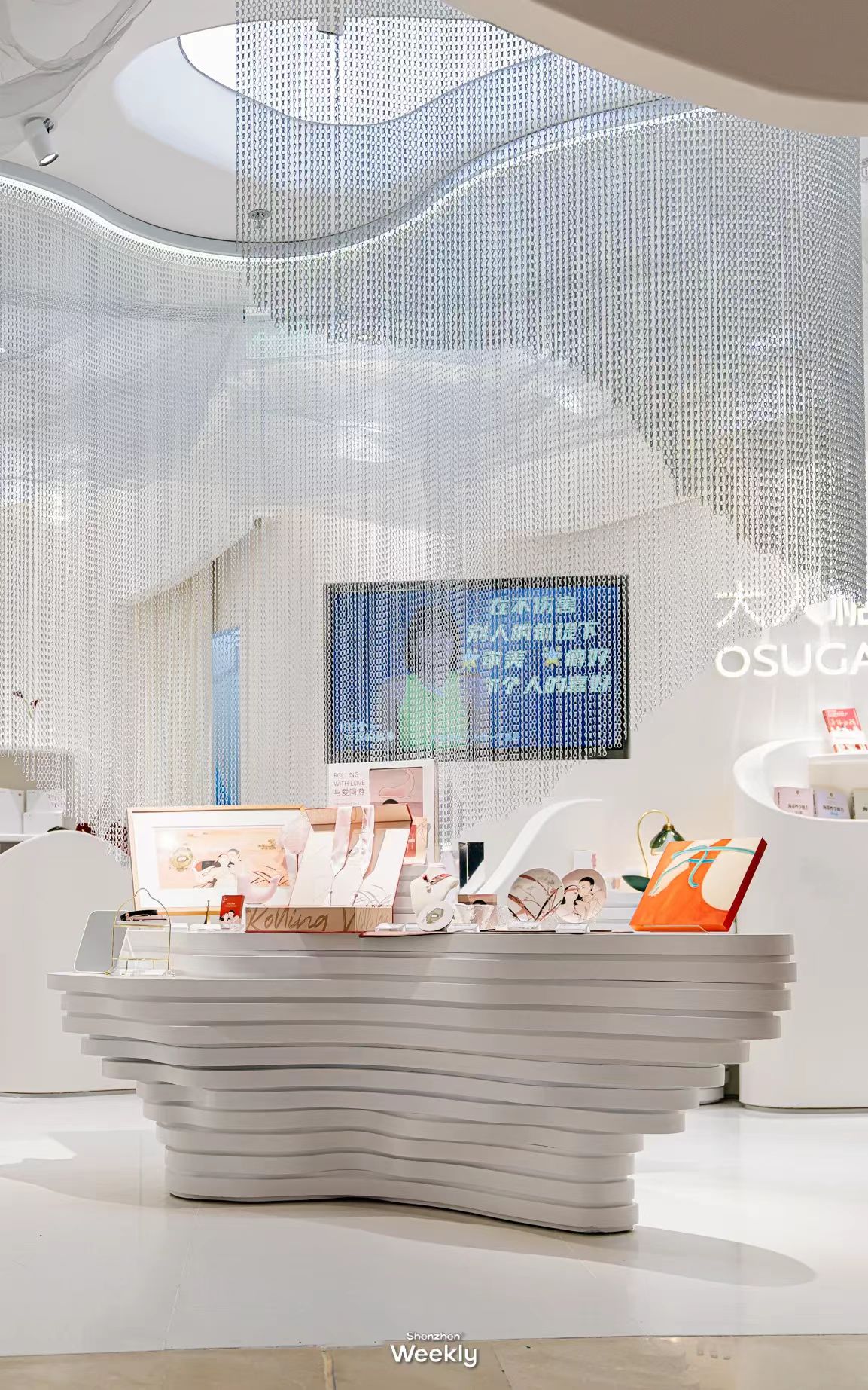 把情趣用品店开到人来人往的商场里，且谈“性”自如