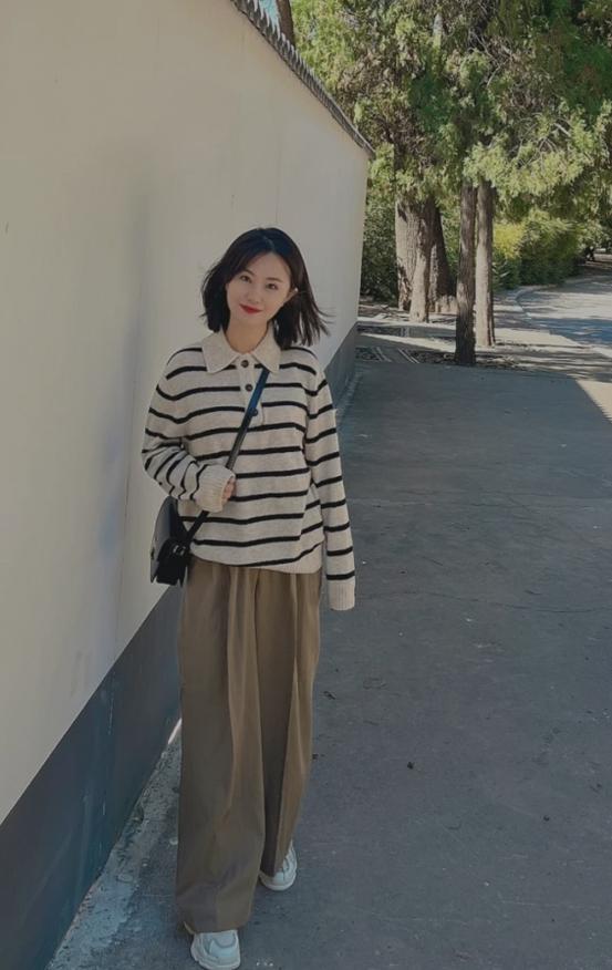 气质减龄休闲打底上衣外穿时尚,这款假两件上衣时尚显瘦又减龄