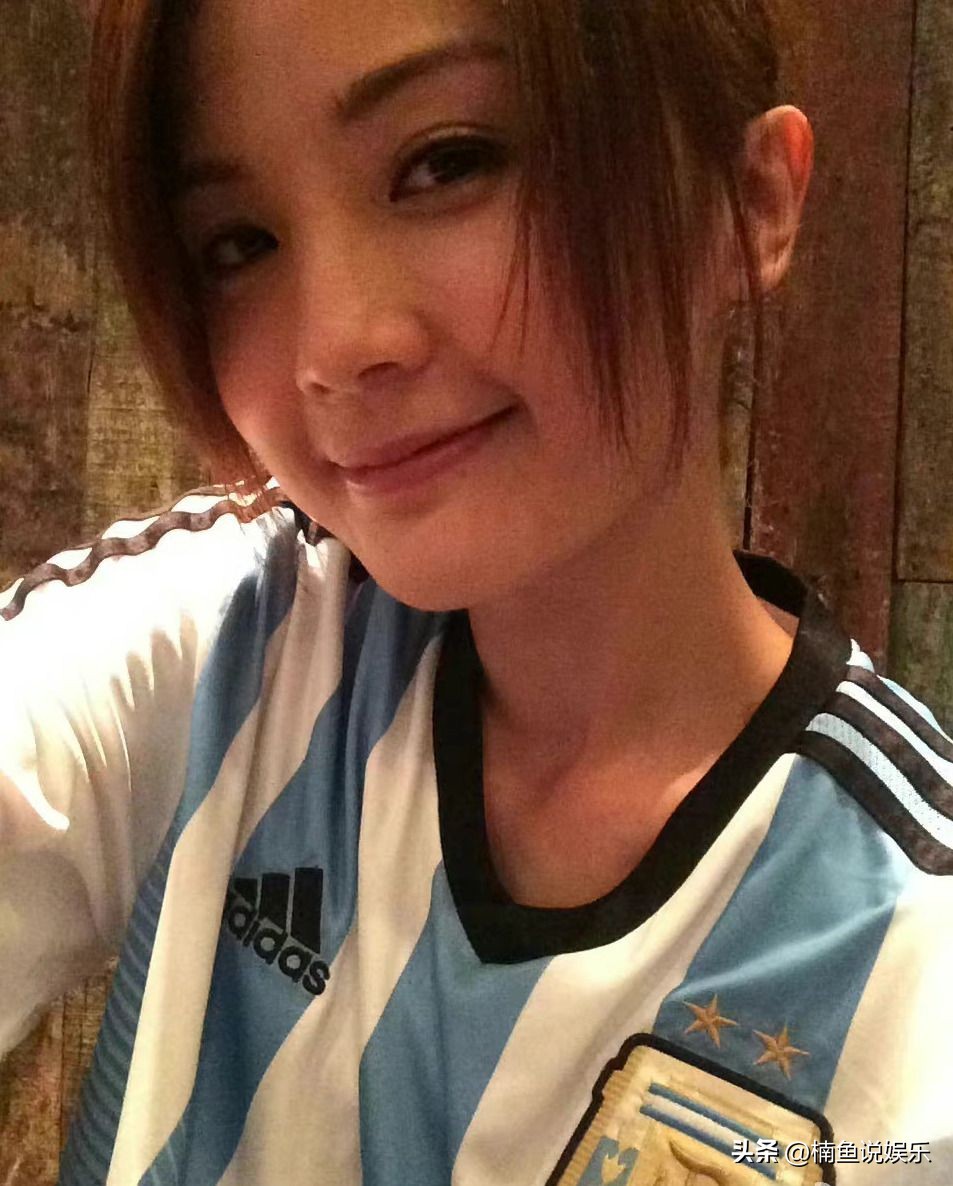 阿sa签名照,2022世界杯梅西亲笔签名球衣