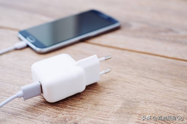 手机闪充和快充区别在哪里,手机闪充和快充有什么区别