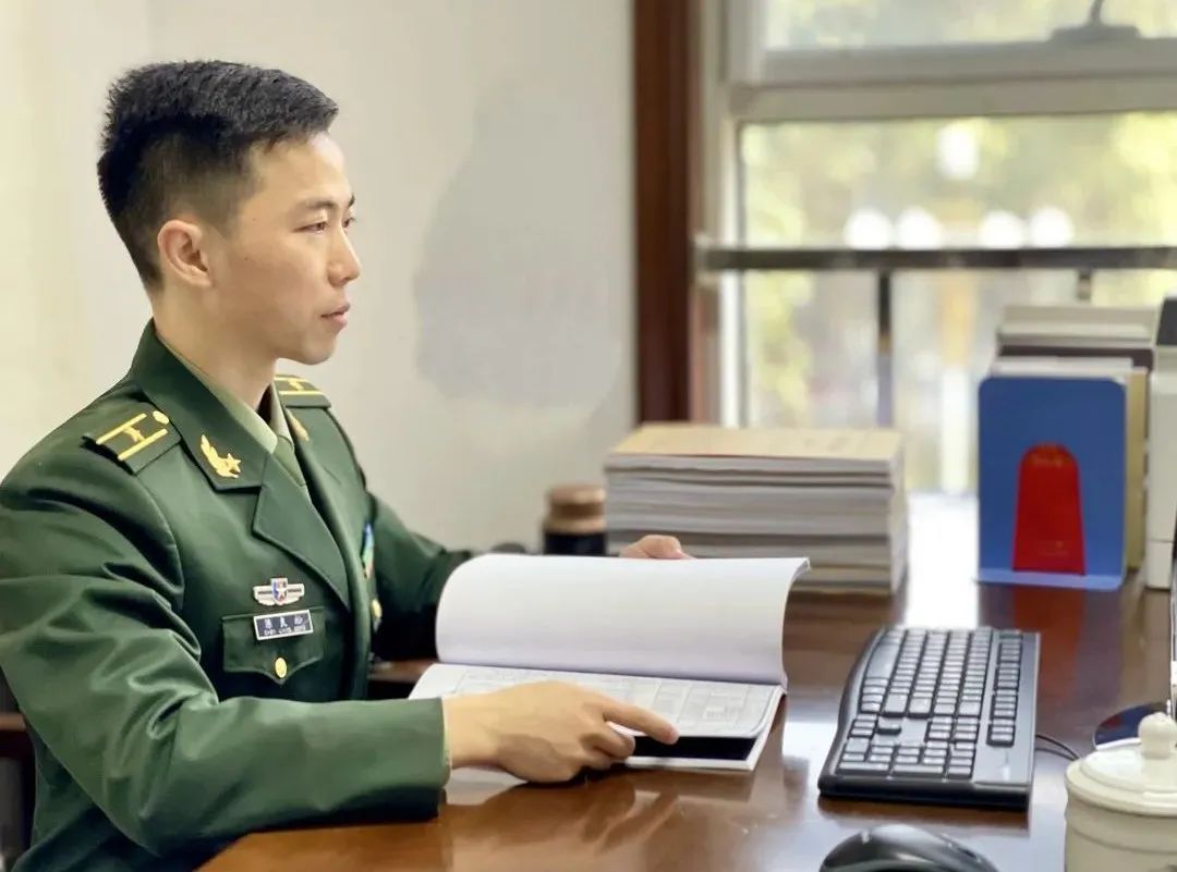 一张旧相册里藏着真相,一张老发票的真实故事