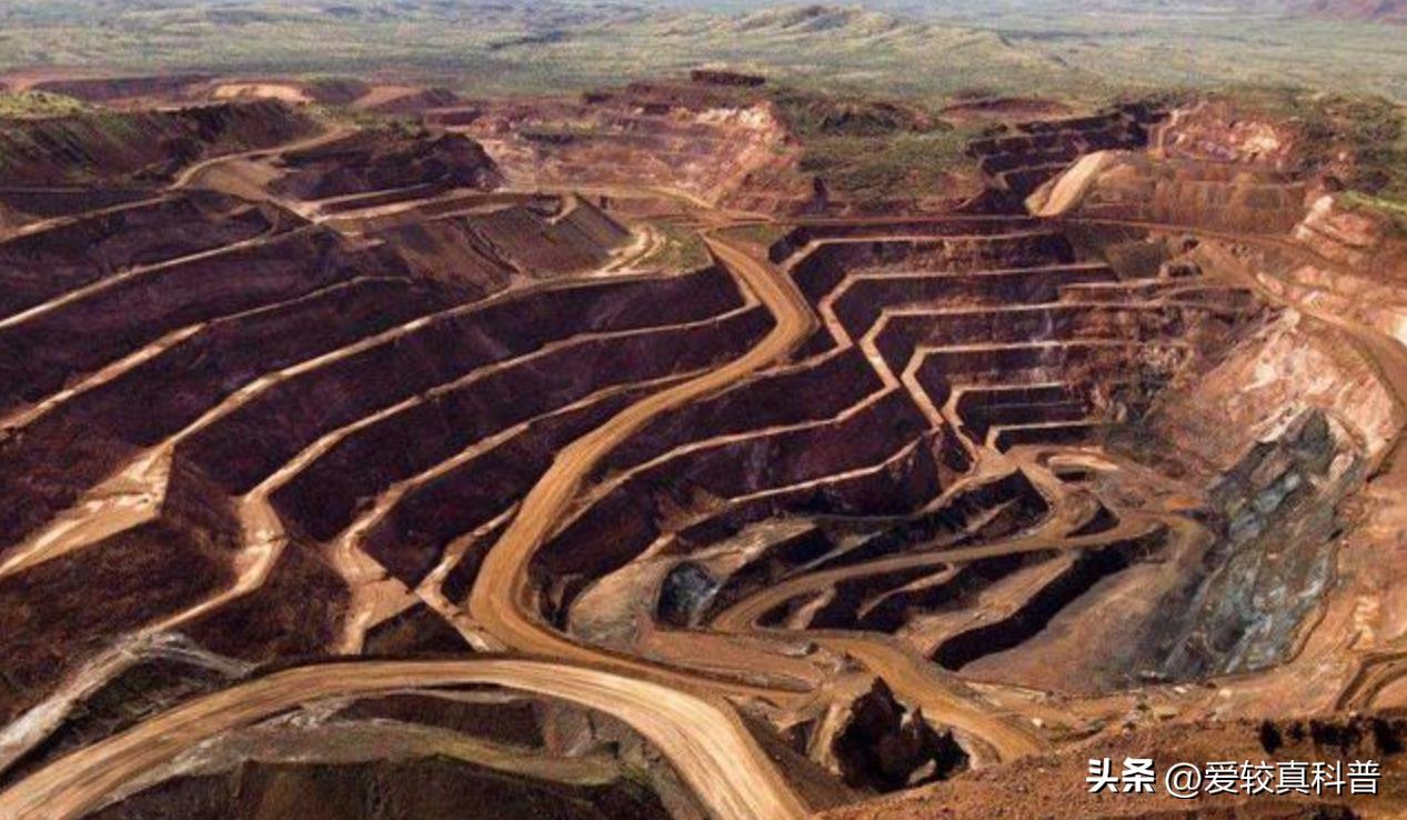 狠砸2800亿，逼迫全球芯片巨头站队！美国“芯片法案”在搞什么鬼