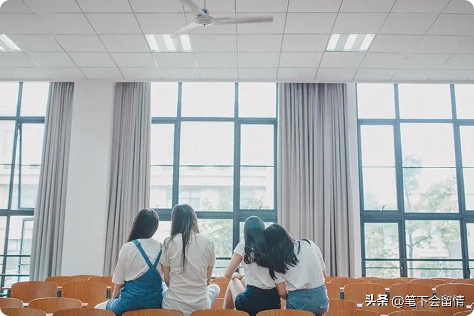 添加对方微信时怎么能让对方同意,除了聊天怎么和朋友互动