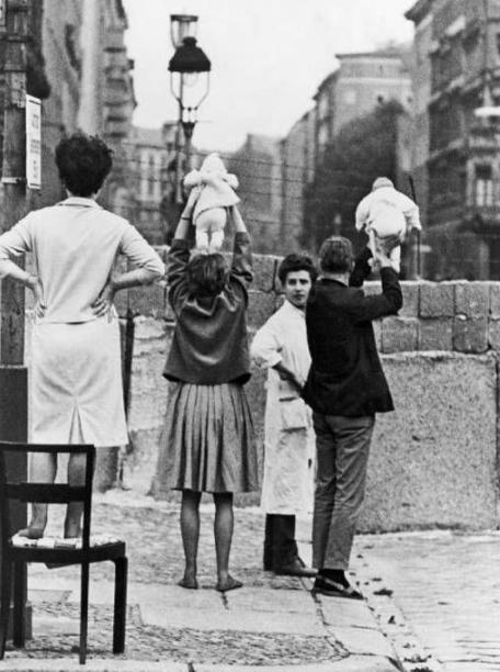 冷战时期的柏林之墙,冷战时期西柏林城市的发展