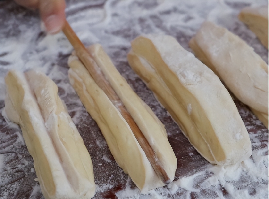 卖油条一分没赚还被罚款5万块,油条卖了半年被罚14万