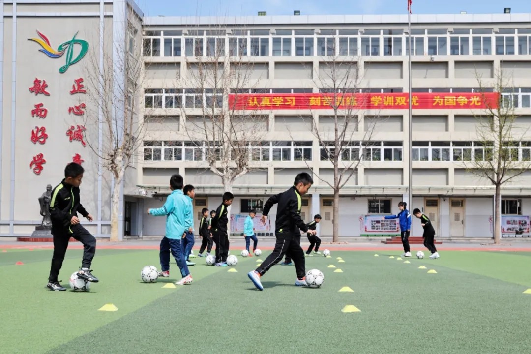 记录校园足球赛足够精彩,校园足球夺冠瞬间燃爆