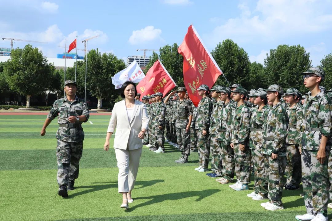 炎炎烈日铸强魂，*京大南**学附属中学2023级新生军训顺利结营