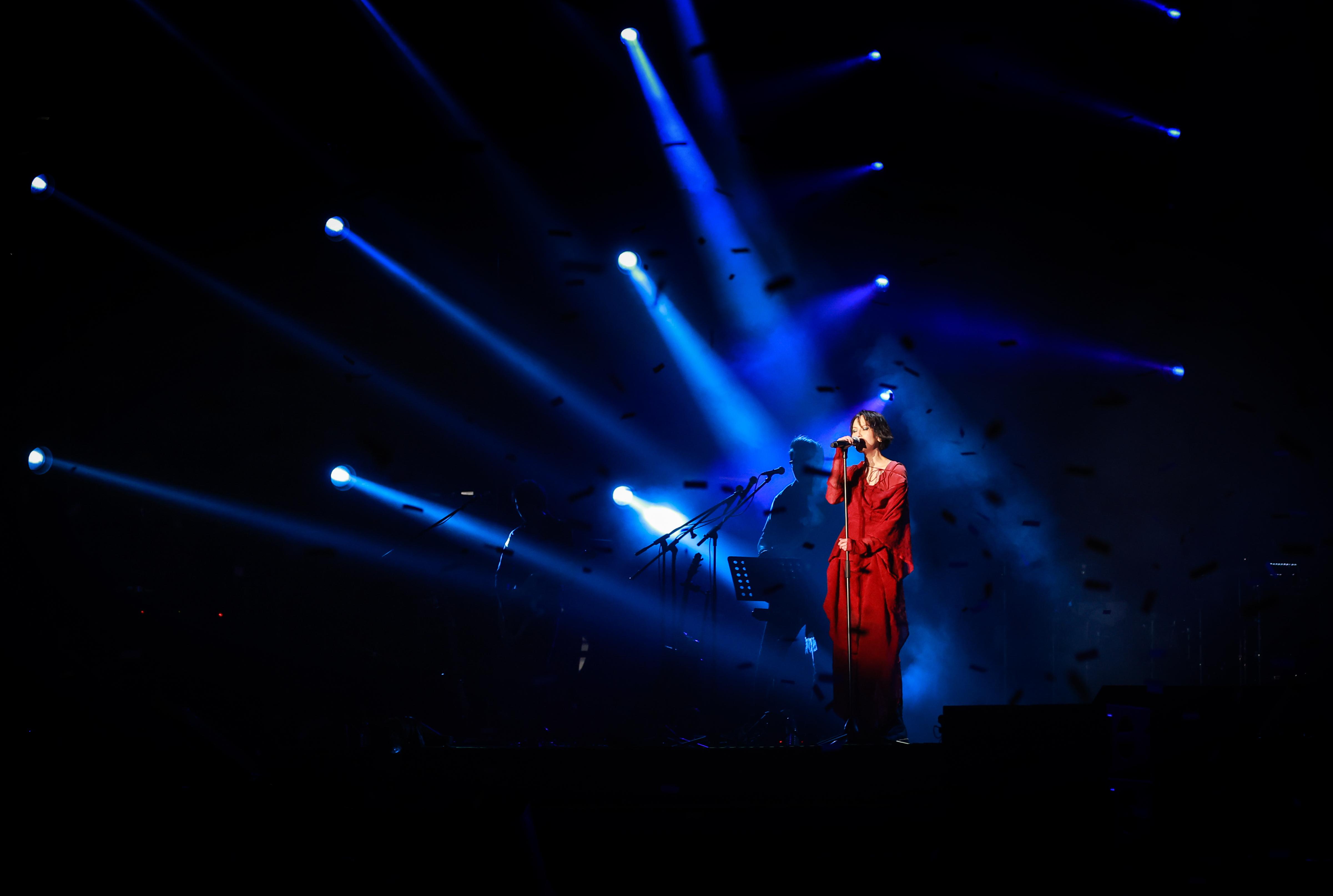 杨乃文伍佰说不出口,伍佰杨乃文一个人现场版