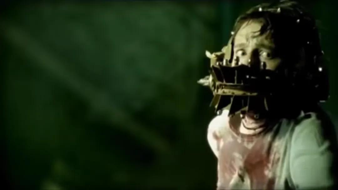 20年前，影史最长寿的恐怖片诞生了！小成本奇迹的系列传奇之始《电锯惊魂》