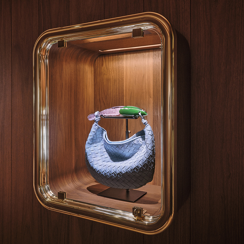 走进焕新亮相的BV巴黎旗舰店，看新创意总监带来了怎样的消费空间