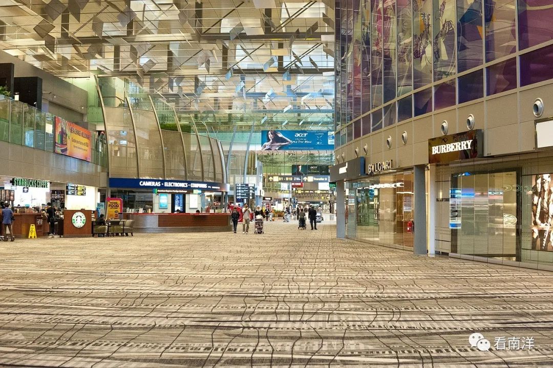 有新加坡签证还要填入境卡吗,入境新加坡签证材料清单