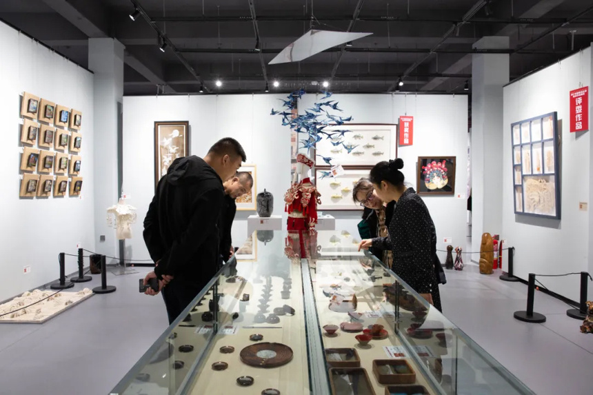 庆祝中国成立75周年美术,庆祝中国成立75周年美术作品