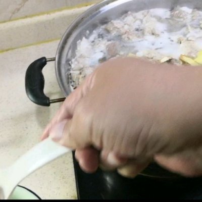 饭店筋头巴脑牛肉火锅做法,筋头巴脑火锅的做法商用