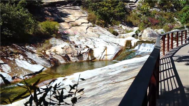 王母娘娘洗脚盆在哪,无染寺王母娘娘洗脚盆的由来