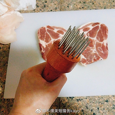 炸猪排怎么做酥脆好吃又简单,怎么炸猪排又酥又好吃