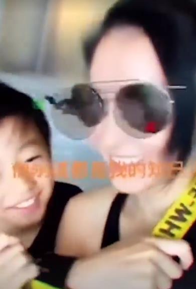 张柏芝手臂伤疤被曝照片,张柏芝被自家宠物狗咬伤视频