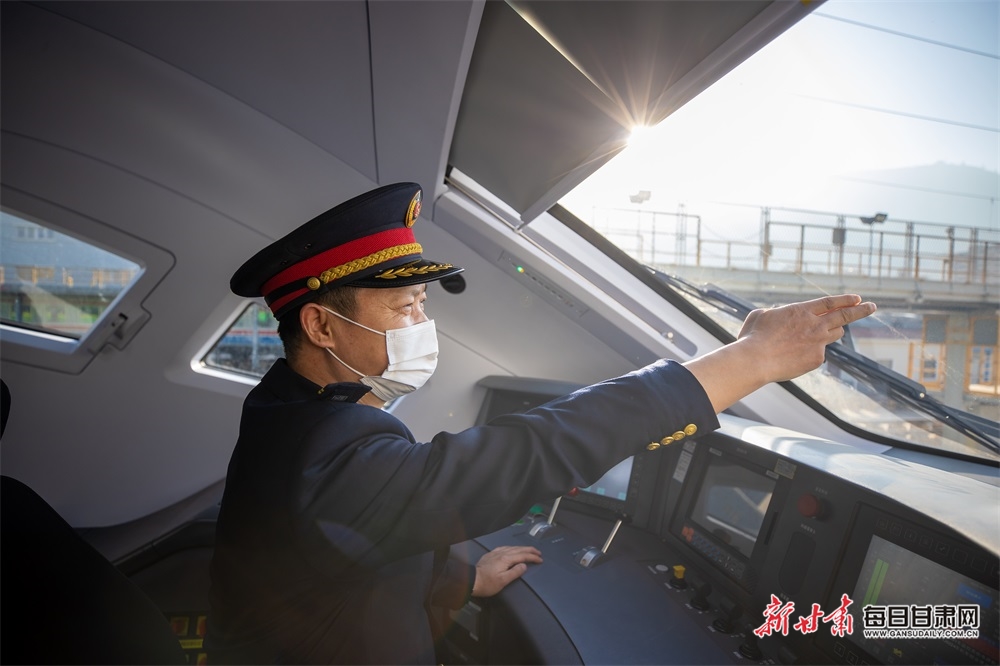 兰州铁路局复兴号,动车组绿巨人复兴号有了新家