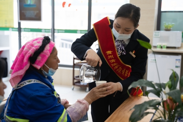 凝聚建设中国式现代化的磅礴力量,推动高质量发展更加激情澎湃