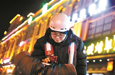 代驾小哥晚上收入850元,南京代驾小哥一个月收入