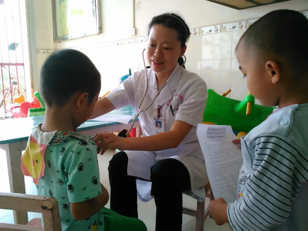 没有任何临床经验的医学女博士,乐观有温度的女博士