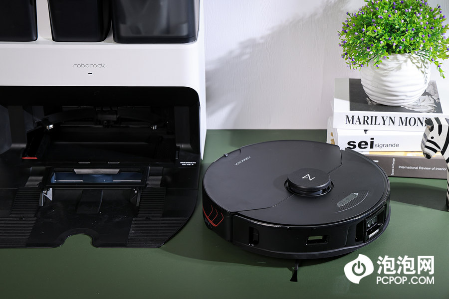 石头g10s机器人如何清洁基站,扫地机器人石头g10s基站自清洁刷