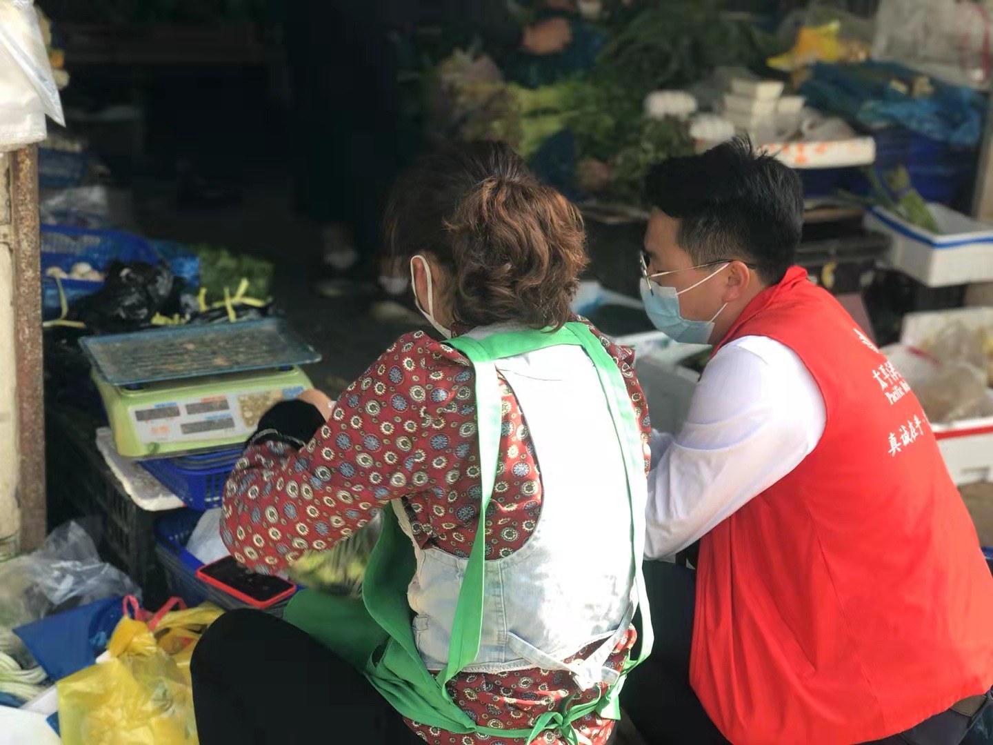 这群红马甲“叫得应”！房屋中介变身“免费跑腿”