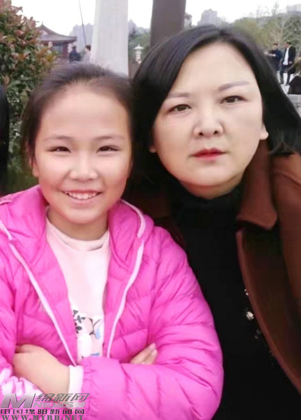 杨檎随笔集《当时酣醉》出版