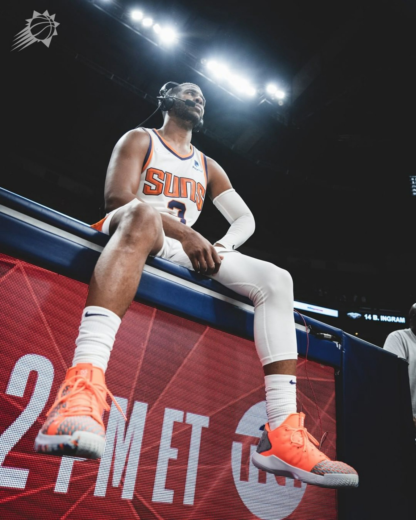 汤神上脚蓝色球鞋,汤神总决赛穿的鞋