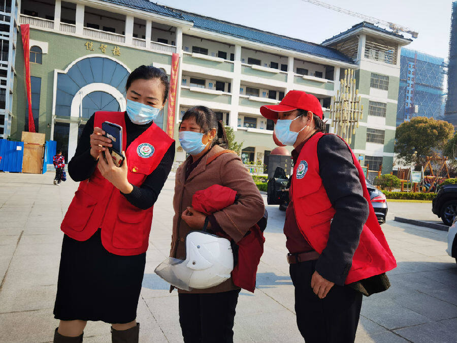 党员干部下沉基层一线,党员下沉基层