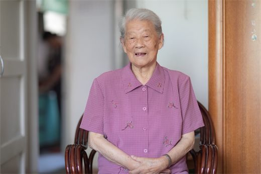 总有一个人会为你奔赴而来,你向我奔赴而来儿童版文案