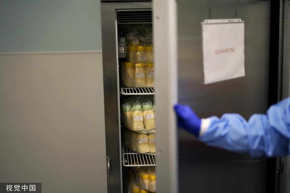 美国奶粉短缺问题愈演愈烈,美国奶粉出现抢购