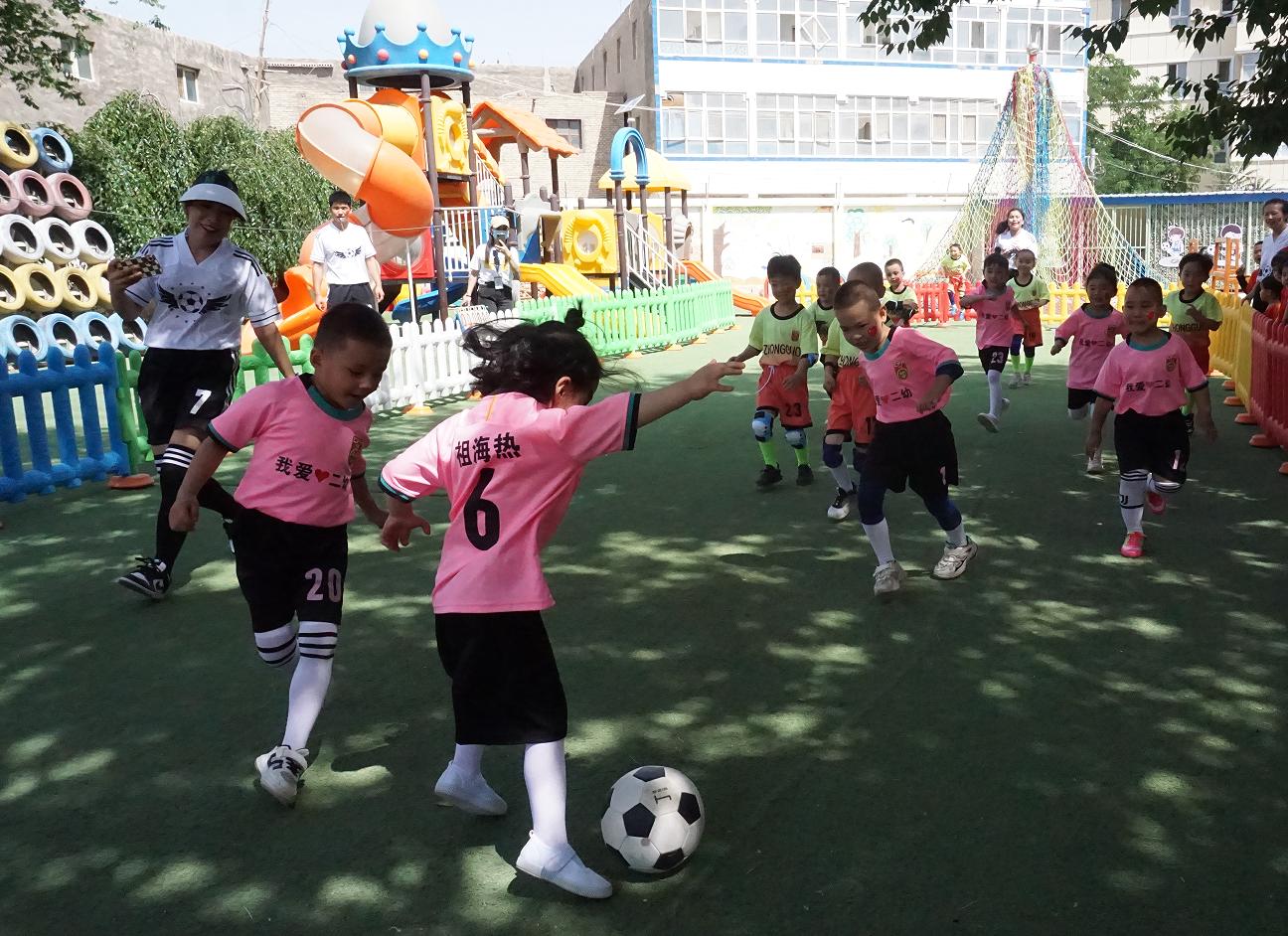 二小第六届文化节足球开幕式舞蹈,临汾市二幼足球嘉年华