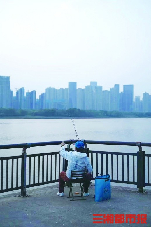 严令之下，“一人一杆”垂钓多了