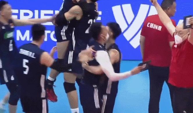 国足亚洲排名跌出前十,国足排名下跌至亚洲第10位