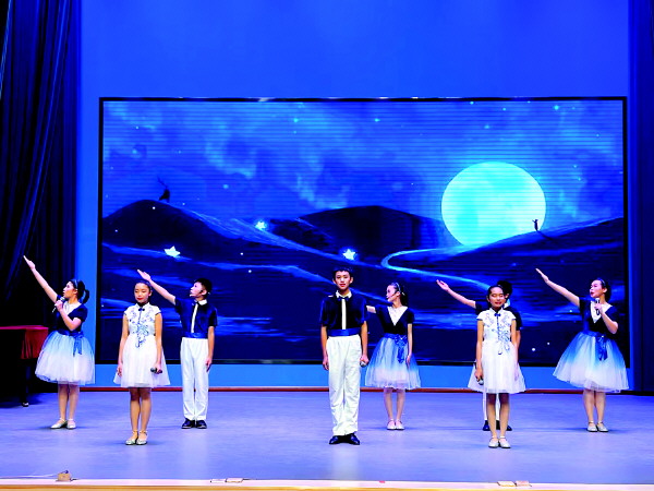 雏凤清于老凤声赓续薪火向未来——桂林市第十二中学退休教师、校友回校参观记