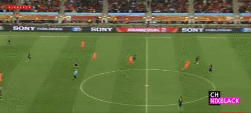 伊涅斯塔世界杯边线过人,伊涅斯塔视频世界杯绝杀