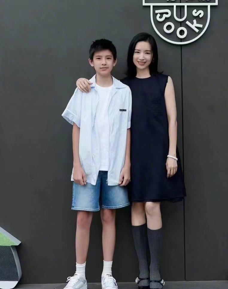 潘粤明董洁微博互动为顶顶庆生,潘粤明董洁顶顶最近的合照