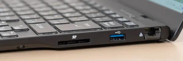 富士二合一平板电脑,最轻薄的富士通平板