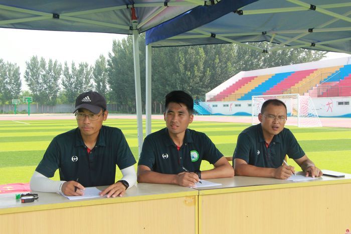 传承体育精神共享羽球魅力,足球文化节夏令营