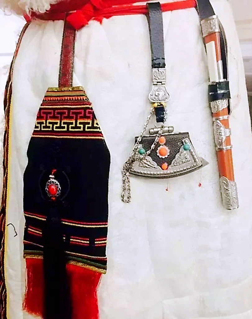 肃北雪山蒙古族服饰制作,肃北蒙古族自治县服饰