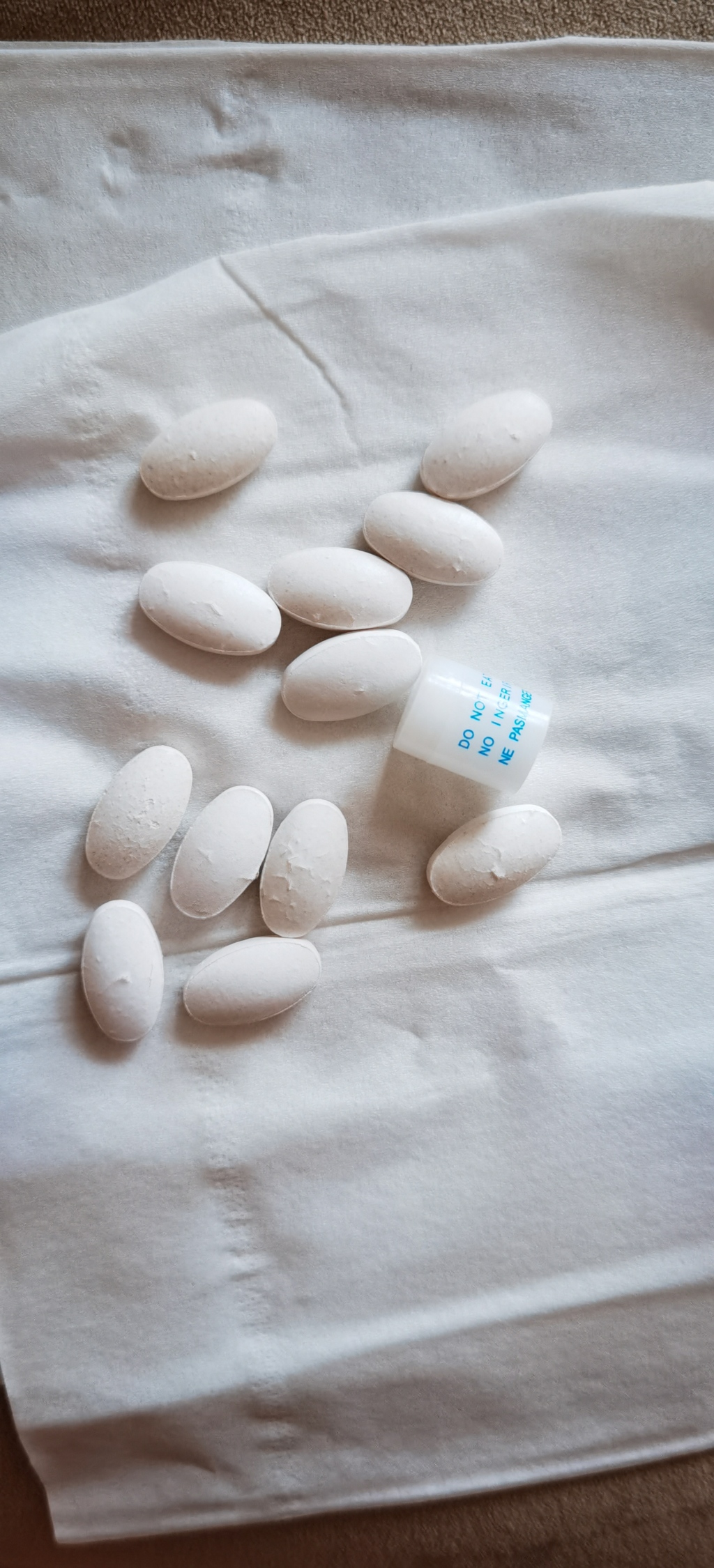 购买回来的钙片发现出现问题,买的钙片怀疑是假的