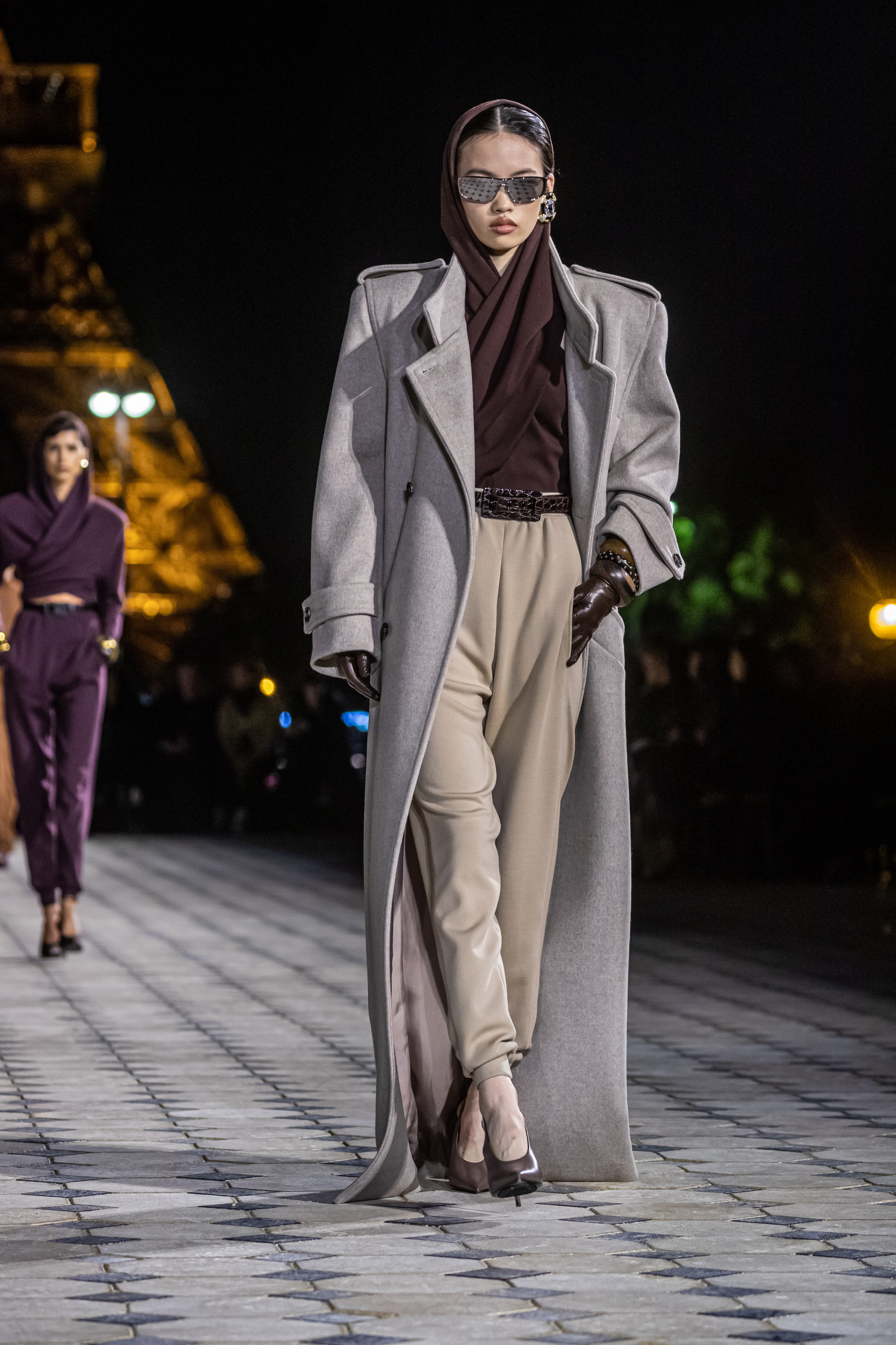 外代二线巴黎时装周,巴黎时装周圣罗兰品牌时装秀