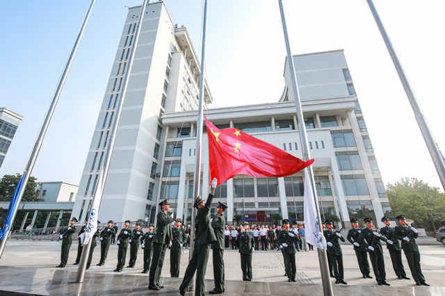 70余所高校共同为祖国庆生,杭州各高校花式为祖国庆生