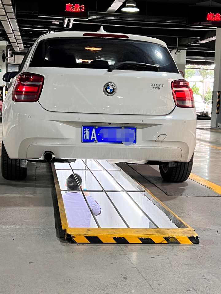 车检新举正式实施，私家车检验周期放宽，杭州车主很省心：钥匙一交喝喝茶就能办好